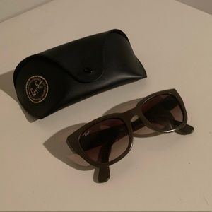 Brown sunglasses